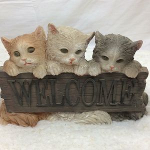 COPY - Cat welcome statue